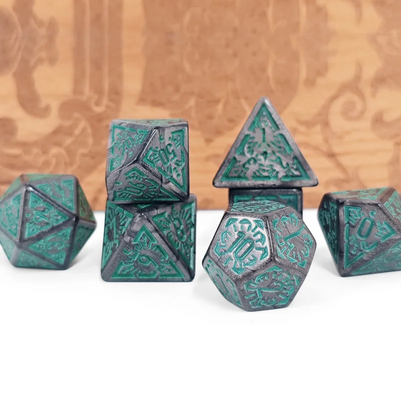 7 قطعة/المجموعة DND نرد متعدد السطوح دعوى الإسفار النمط الكلاسيكي للوحة لعبة ببطاقات ورقية ألعاب الرياضيات لألعاب النرد RPG تذكارية