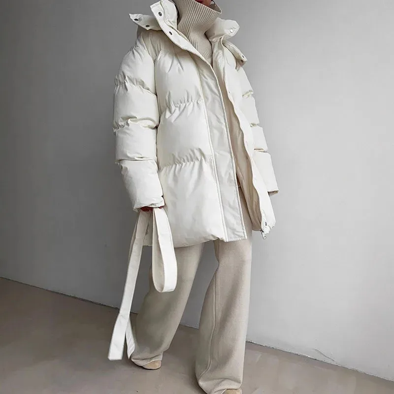 2025 Winter Mode Casual Lace-up Getailleerde Capuchon Halflange Jas Voor Vrouwen Elegante Effen Verdikte Katoenen Jas warme Jas