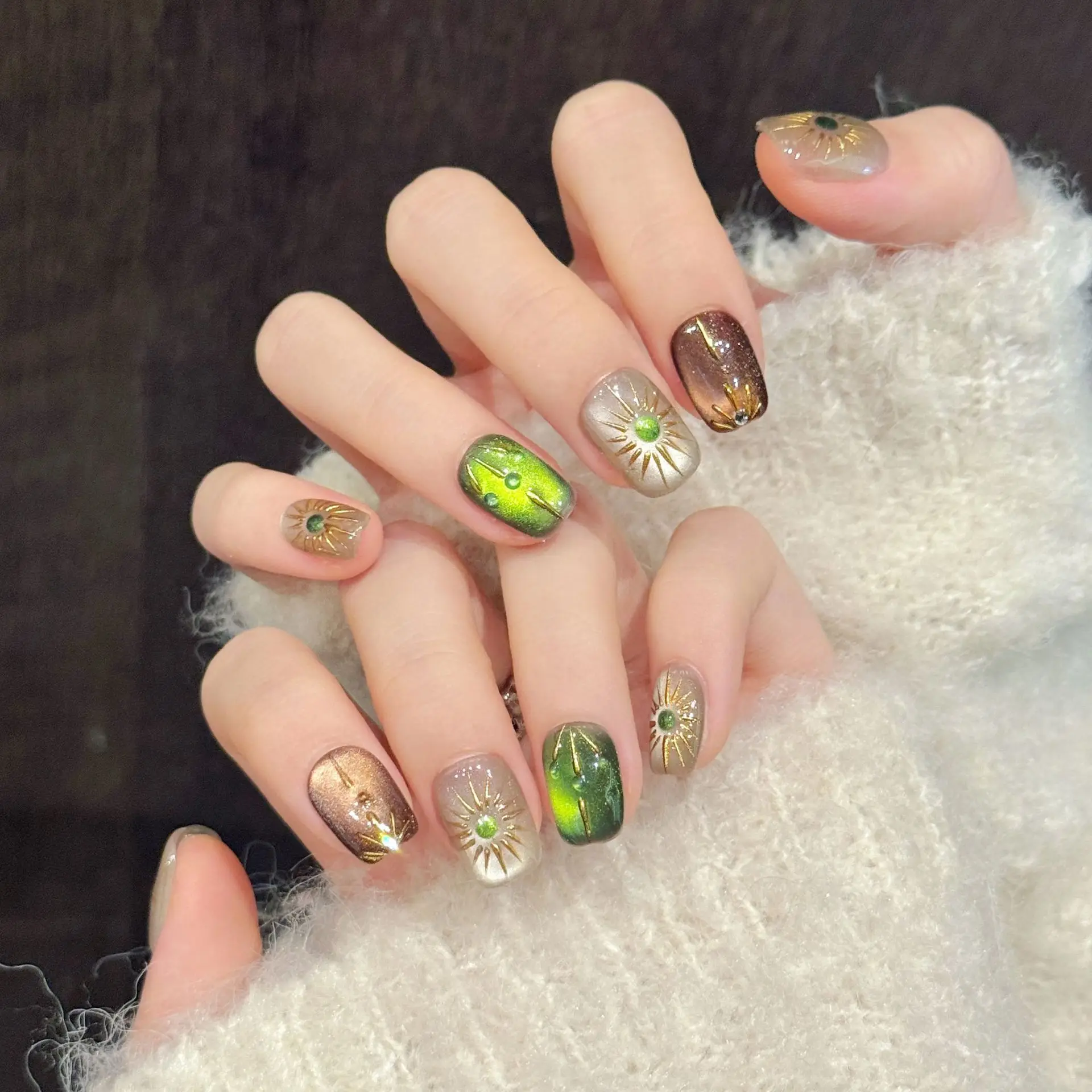 10 قطعة الصحافة اليدوية على الأظافر الزمرد عين القط الشمس الله التغطية الكاملة مسمار تلميح للنساء والفتاة قصيرة للإزالة يمكن ارتداؤها وهمية مسمار