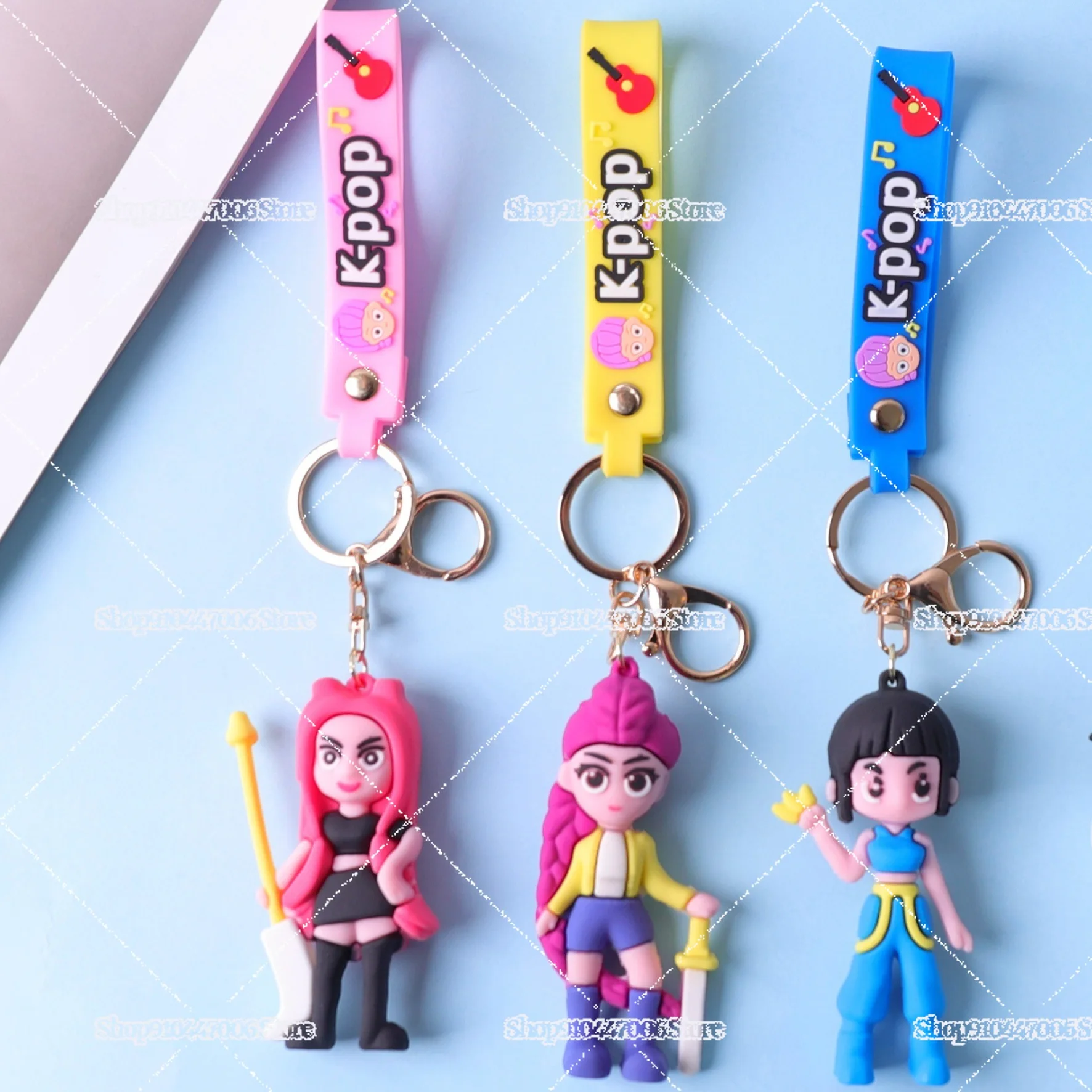 

Новинка 2025 года, KPOP, охотники на демонов, аниме-фигурки, брелки Rumi Mira Zoey, брелоки Huntrix Saja для мальчиков, мягкие резиновые подвески из ПВХ, аксессуары