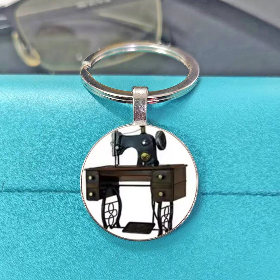 Popular bookshelf sewing machine ornament pattern keychain retro warm design antique hanging decoration