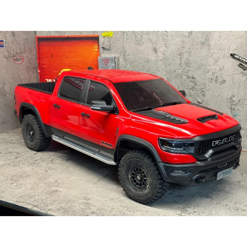 

Premium Aluminum Side Steps Running Boards Pedal for KM Dodge RAM 1500 1/8 Scale Rock Crawler - 6061 CNC Metal Upgrade Parts
