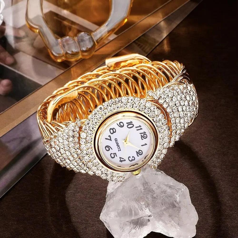 A Korean Version Of Fashionable And Versatile Women's Light Luxury Diamond Inlaid Quartz Bracelet Watch