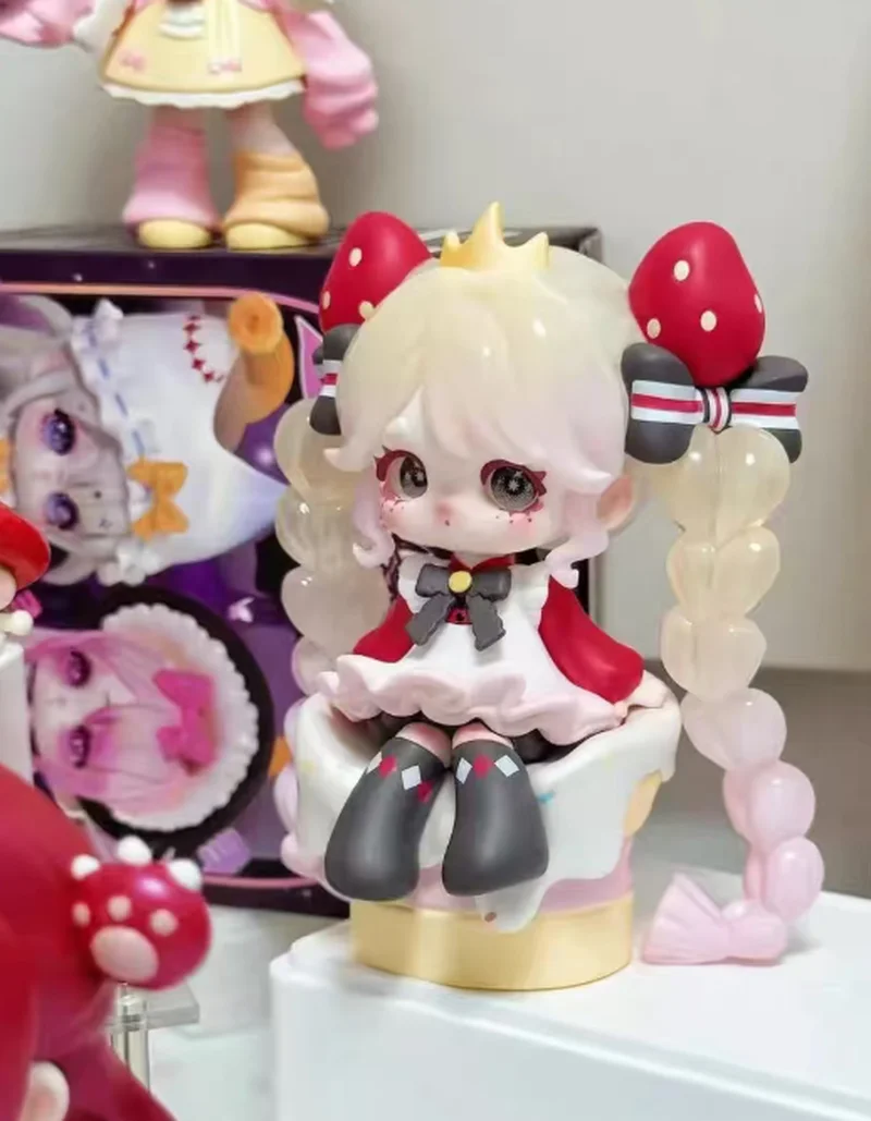 

Ninita Magic Mirror Theme Collectible Figure Toy Blind Box Trendy Gift for Girls Initial Display Ornament Anime Figurine