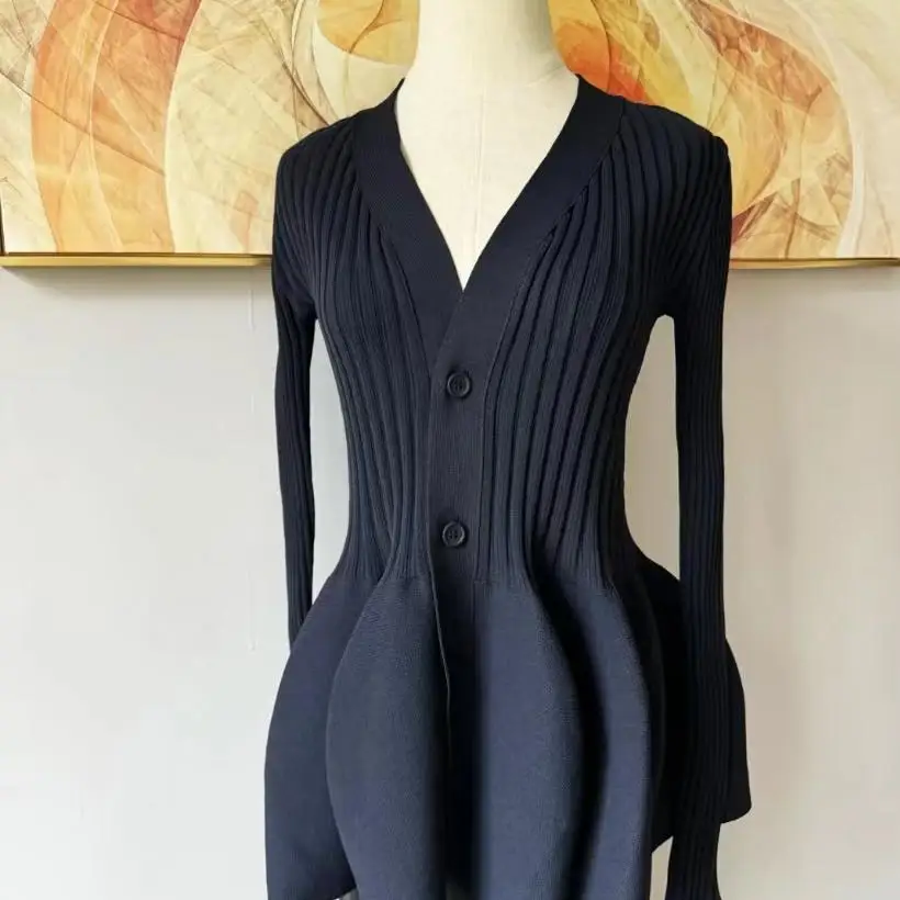 Elegant V-Neck Knitwear Women\'s Slim Fit Long Sleeve Autumn Fashion Casual Style  Color Pit Stripe Top Quality DK Melissa