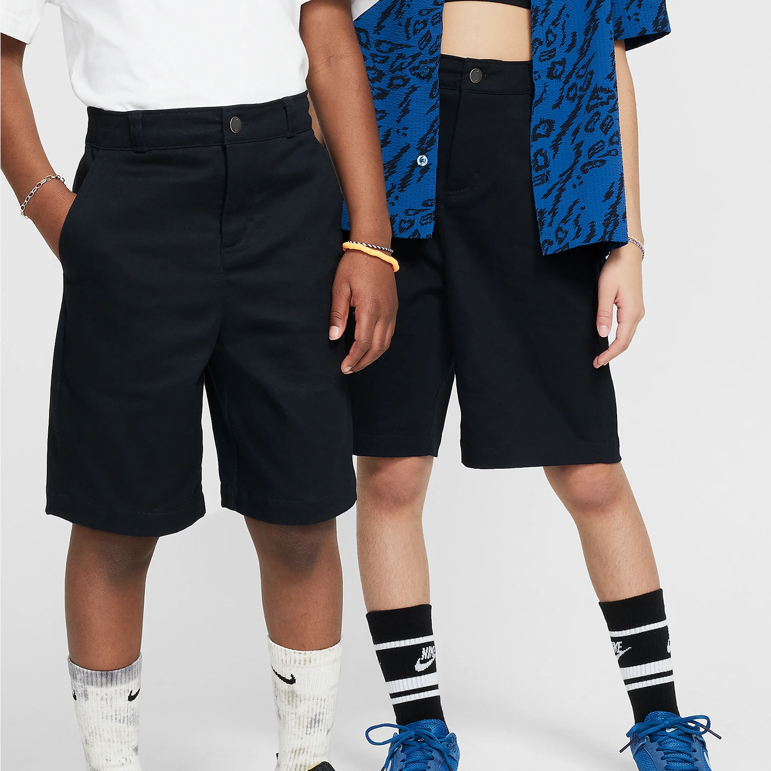 

Официальные летние новые свободные тканые повседневные спортивные шорты Nike для больших детей FN9217-010