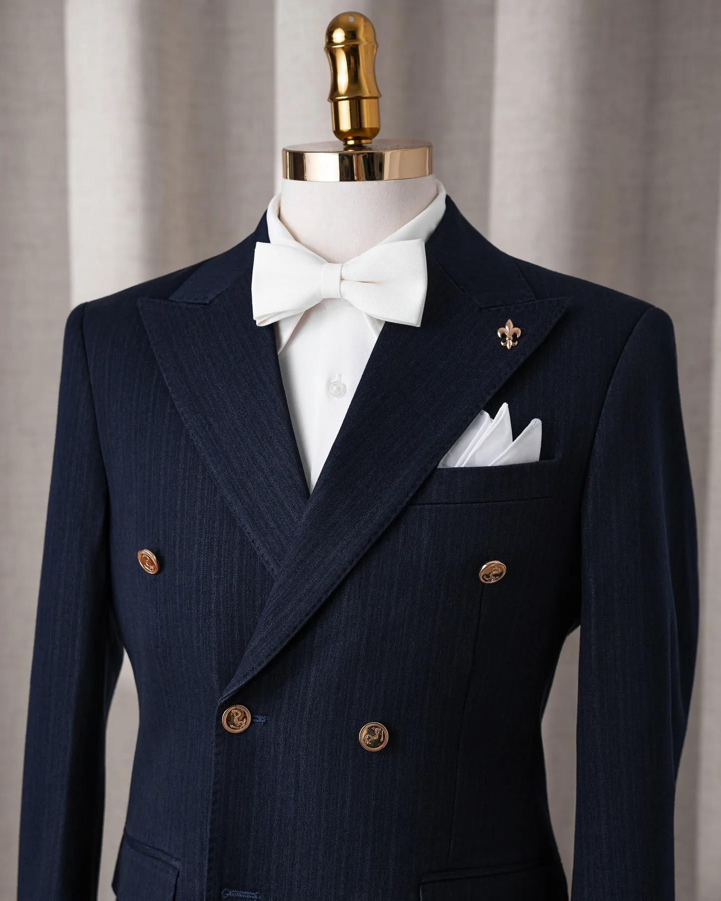 Eenvoudige herenpak trouwjas piekrevers smokings dubbele rij knopen bruidegomkleding zakelijk feest alleen blazer op maat