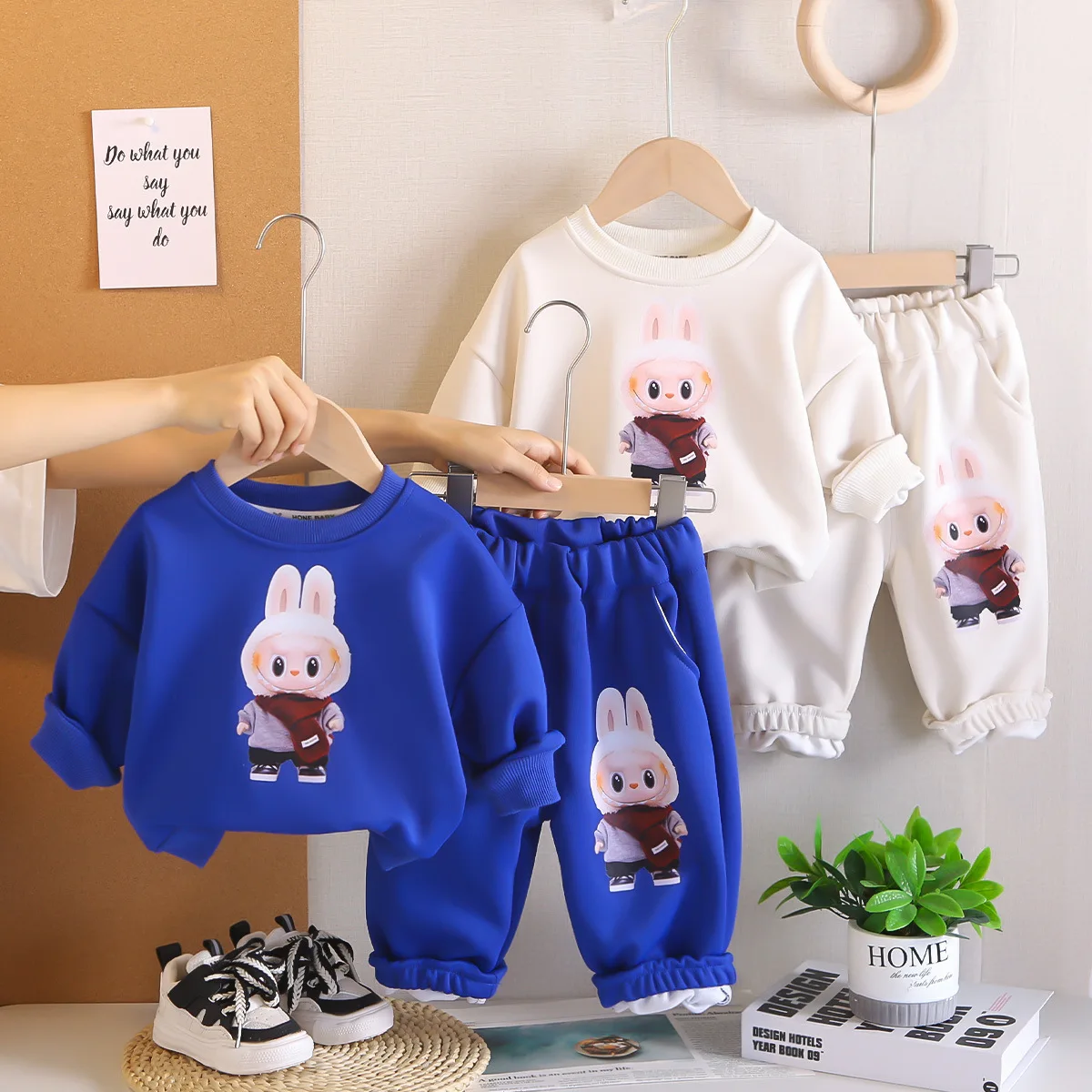 

Комплекты одежды для мальчиков Весна Осень 2025 Детские толстовки Топы Брюки Спортивный костюм из 2 предметов для малышей Спортивные костюмы Детские милые наряды От 2 до 3 лет