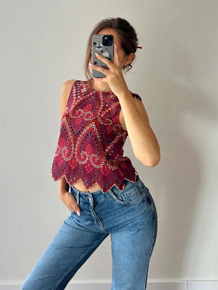 

Women Chic Embroidered Hollow-out Vest Set Casual Sleeveless Cropped Vests High-waisted Skirts Sets Lady Vacation Outfits 2026