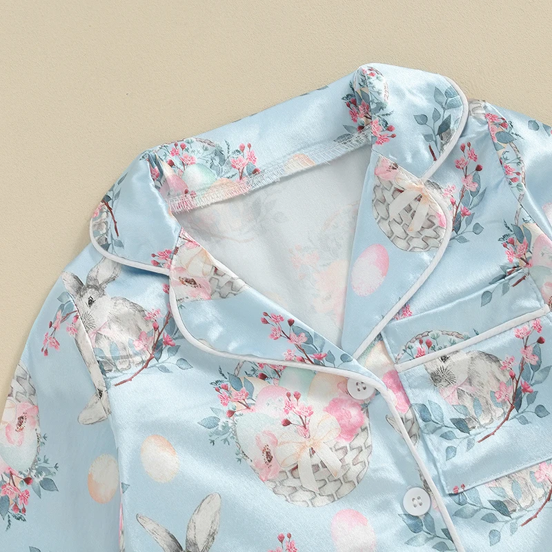 

Очаровательный детский пижамный комбинезон с принтом кролика, воротником с лацканами и длинными рукавами — уютная пасхальная одежда для малышей