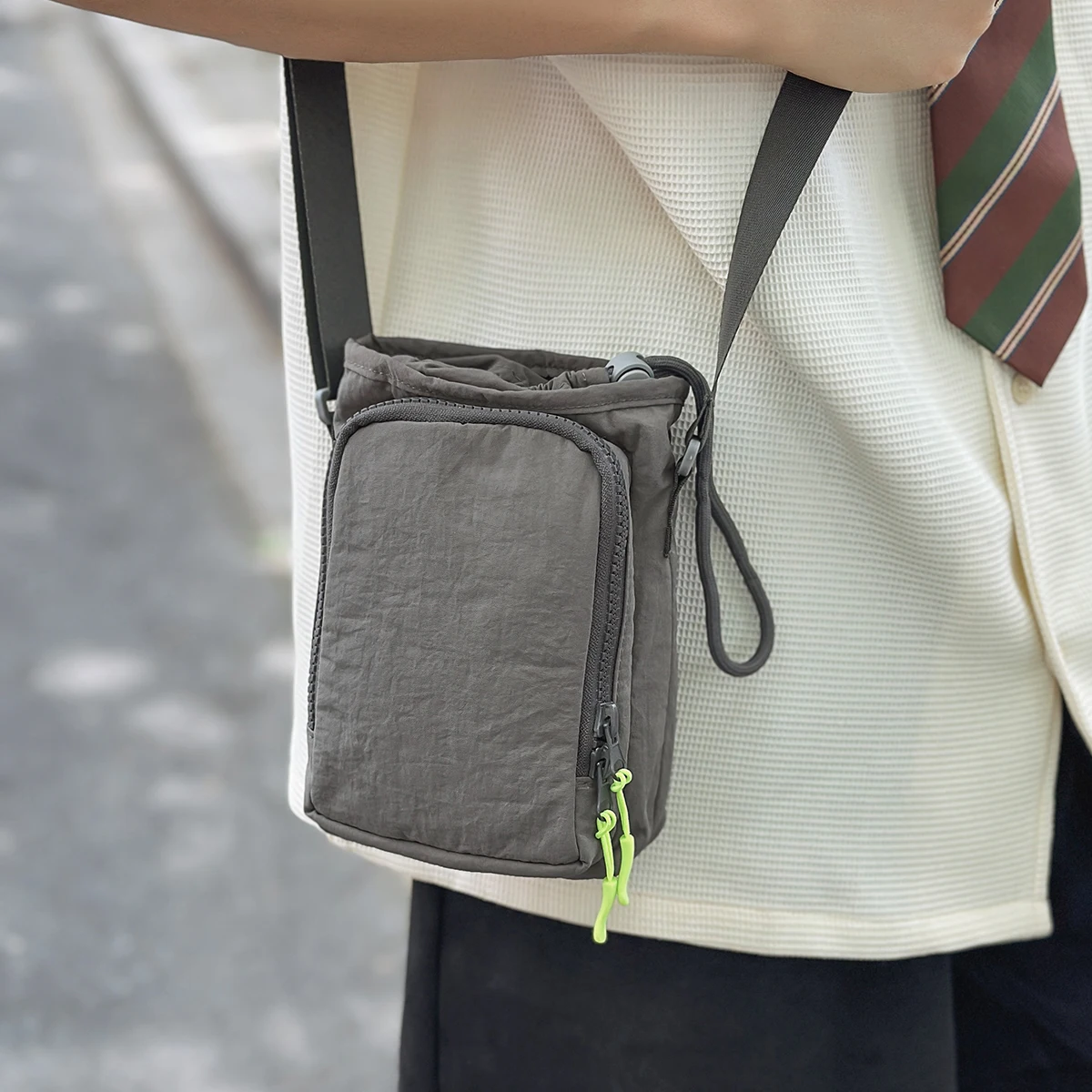 Hochwertige, stilvolle Handytasche für Damen, Umhängetasche, Wasserflaschentasche, Mini-Sommerhandtasche, Schlüsseltasche, Schultertasche, für Wanderungen, Trekking, Laufen, Tasche für Taschentücher. – Detail 8