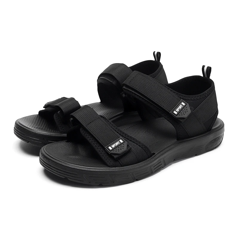 Un par de nuevas sandalias de verano para hombre, calzado deportivo resistente al desgaste, moderno e informal, zapatos de playa