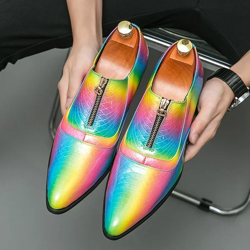 

Men High Heels PU Multi-color Pointed Zipper Cuffed Fashion Banquet Shoes Comfortable Business Casual Shoes Hairstylist Shoes