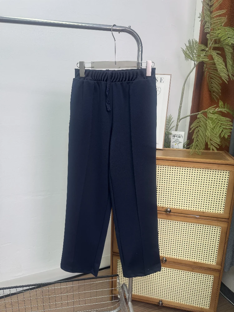 بنطلون رياضي جديد للربيع 2025 بتصميم بسيط وعصري، مريح وسريع الجفاف، بخصر عالٍ وساق مستقيمة، مناسب للأزواج.