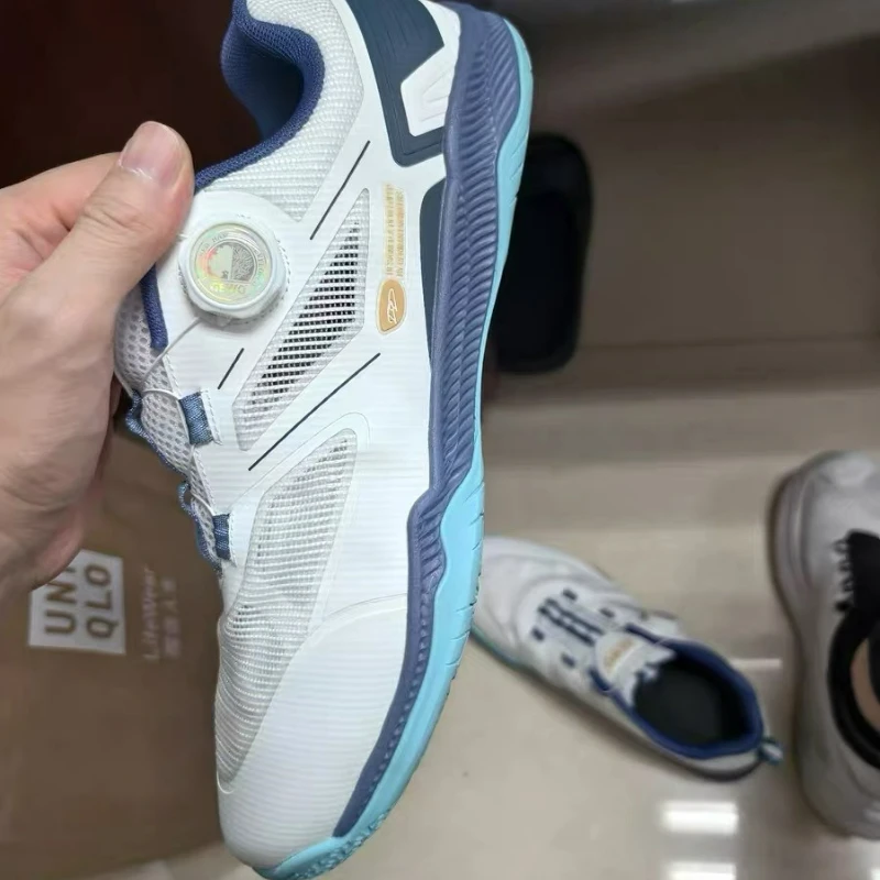 Professional Badminton Training Unisex Quick Lacing Indoor Court Shoe Table Tennis Shoes For Men Women Non-Slip Tennis Shoes