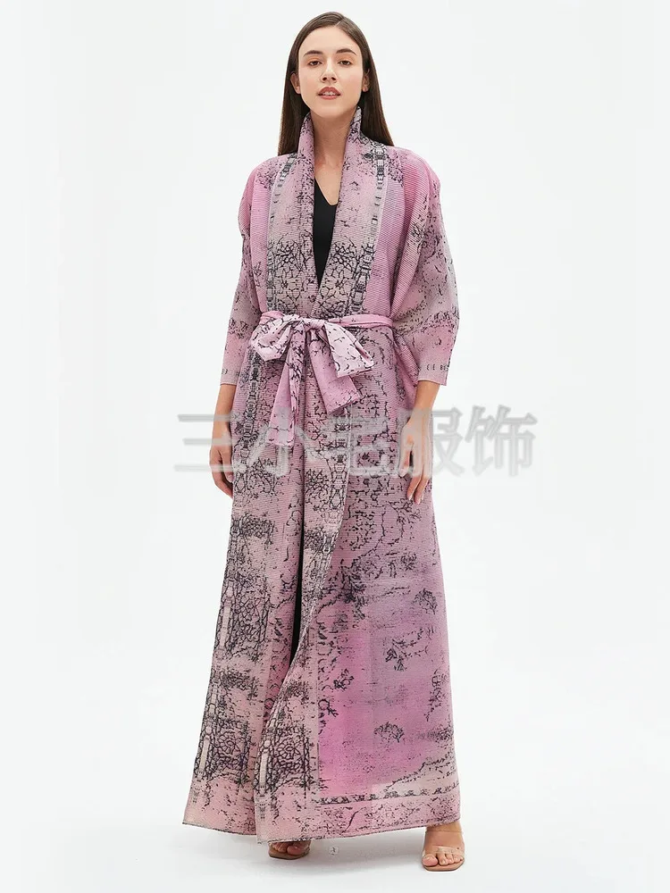 Miyake Pleated Pink Print Loose Coat Fashion High Street Batwing Sleeve Belt Long Windbreaker 2024 Autumn New Clothing