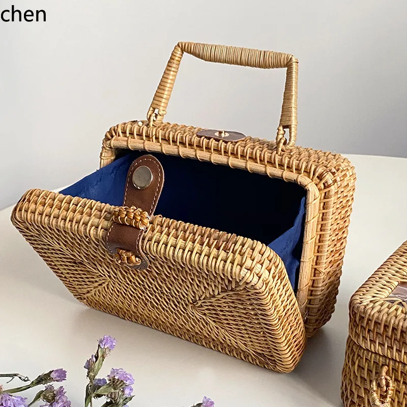 YFY Rattan Woven Crossbody Mini Bag Vintage Light Luxury Artistic Handmade Woven Shoulder Bag with Leather Buckle