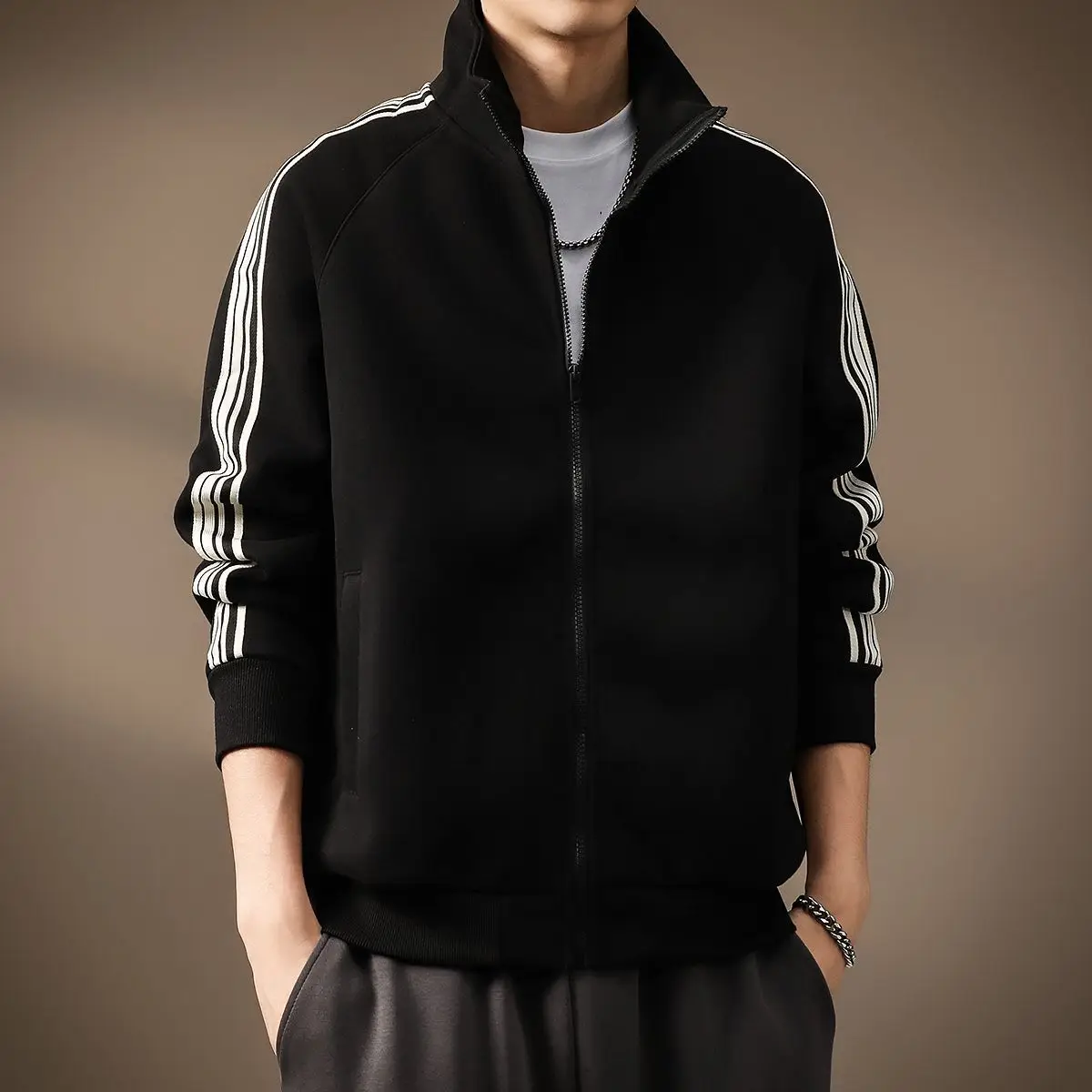 

High-end American cardigan sweater jacket men's loose stand-up collar autumn new sports and leisure jacket