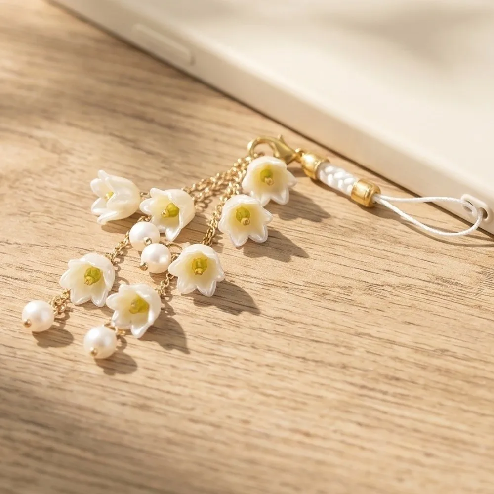 Fashion Elegant Flower Cluster Keychain Ornaments Sweet Tassel Keychain Pearl Phone Lanyard Key Decor