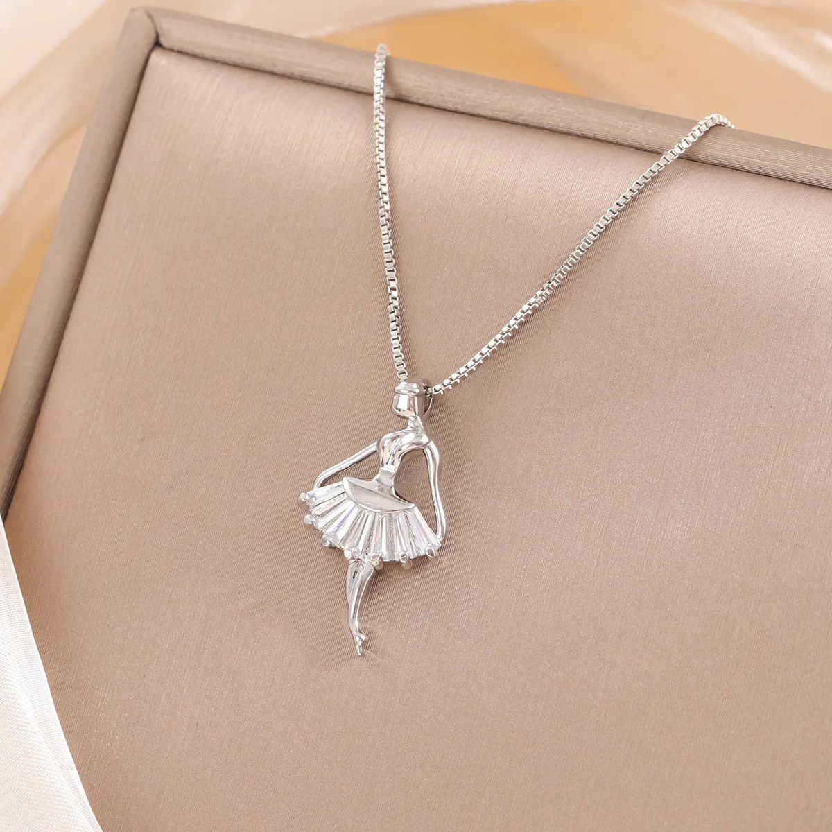 

New Exquisite Fashion Popular 925 Sterling Silver Jewelry Temperament Ballerina Girl Crystal Pendant Necklaces XL094
