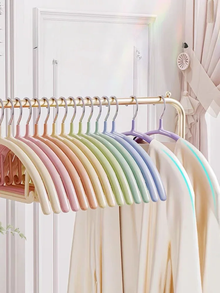 Nano Semicircle Seamless Hanger for Preventing Shoulder and Corner Clothes From Hanging in The Sun