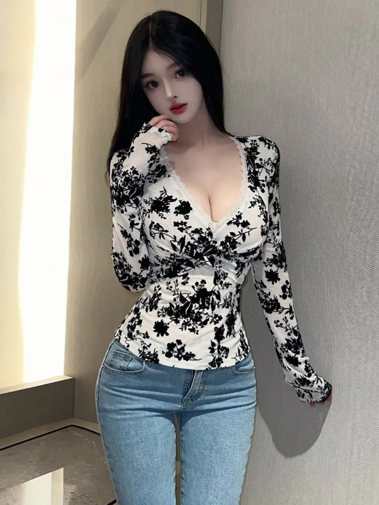 Sexy Long Sleeve T-Shirt V-Neck Bony Design Slim Fit Single Wear Overhead Shoulder Exposure Creative Pattern Skin-friendly Br...