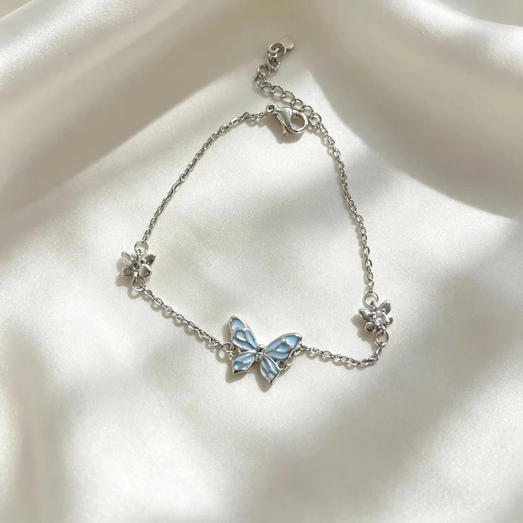 Image of Modisches Leuchtendes Schmetterlings-Armband für Frauen Exquisite Blaue Schmetterlings-Halskette Charms Party-Schmuck Geschenke