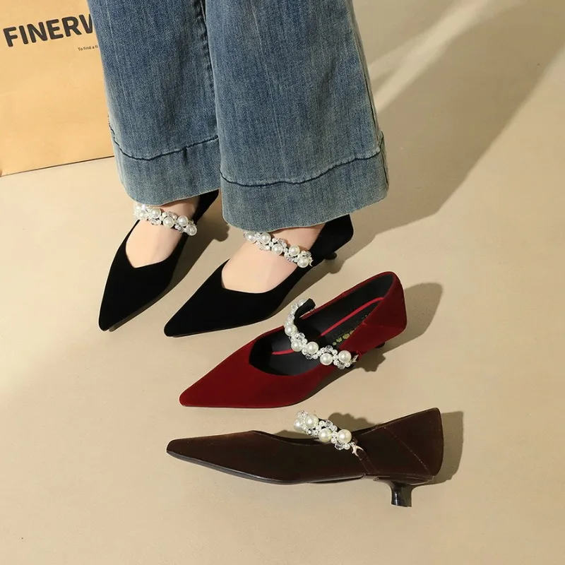 

Women Pumps Luxury Suede Low Heel Single Shoes Luxury Pearl Rhinestone Banquet Party Dress Pumps Temperament Pointe Single Shoes