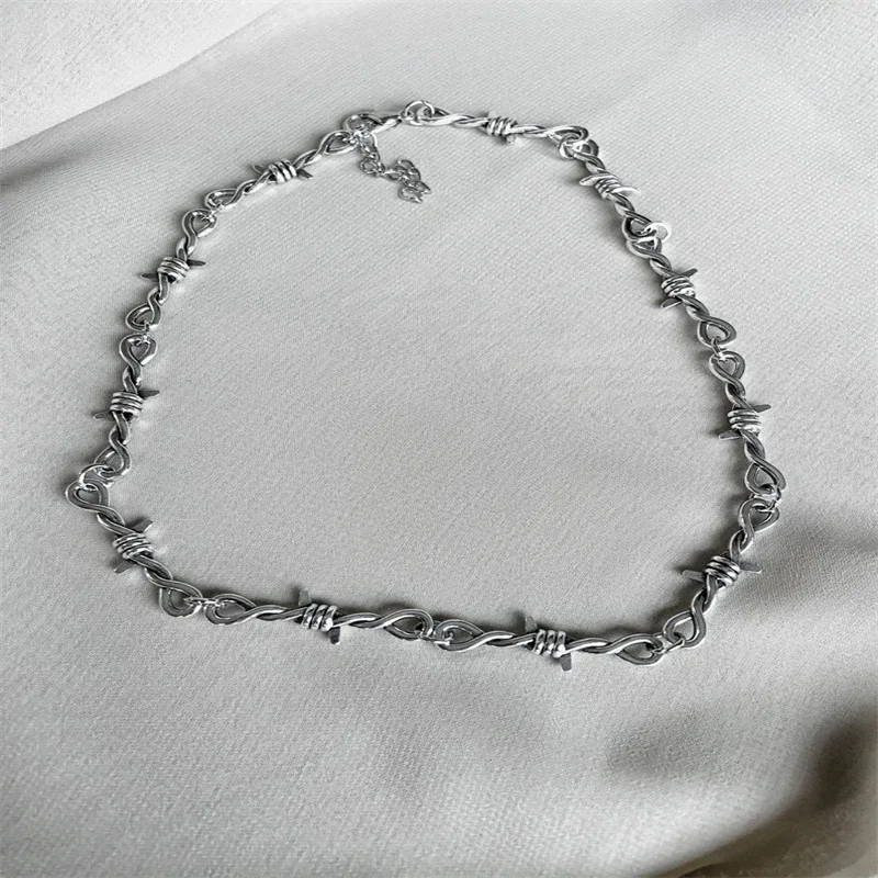 Y2K Barb Wire Choker Chain - Thorned Y2K punk chain - Gothic y2k chain necklace -Barbed Wire Choker - Alternative Gothic Jewelry