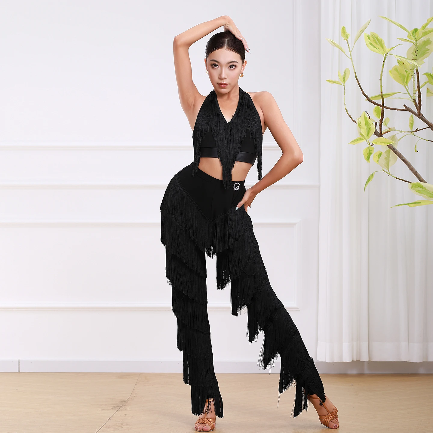 2025 Nieuwe Latin Dans Kostuum Volwassen Vrouwelijke multi-layer Kwastje Top + Broek 2 stks Cha cha Tango Praktijk Kostuums Prestaties kleding