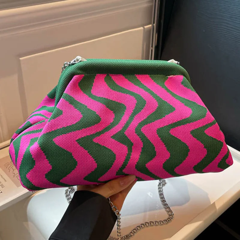 

2025 Autumn Fashion Casual Wave Knitted Shoulder Bag Striped Large Capacity Daily Clip Bag Simple Messenger Bag