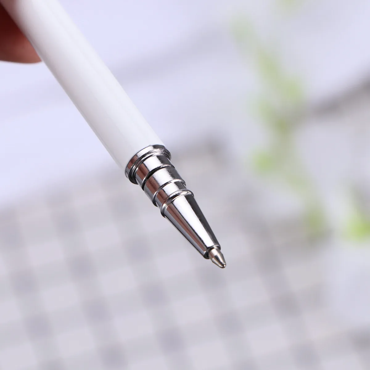 

Premium Metal Capacitive Screen Handwriting Stylus for Smartphone Tablet Laptop Smooth Skin-Friendly Winter Use White