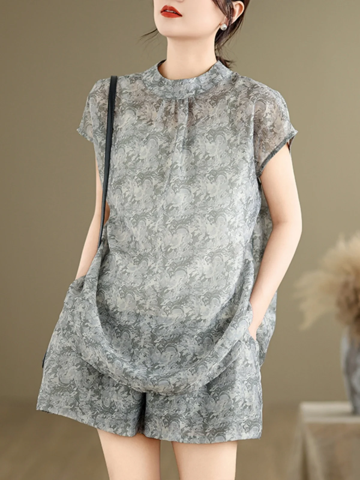 

Loose Summer Faion Set Vintage Slimming T-irt Top And Bot Two-Piece Ensemble Silk Fabric ort Sve Butto...