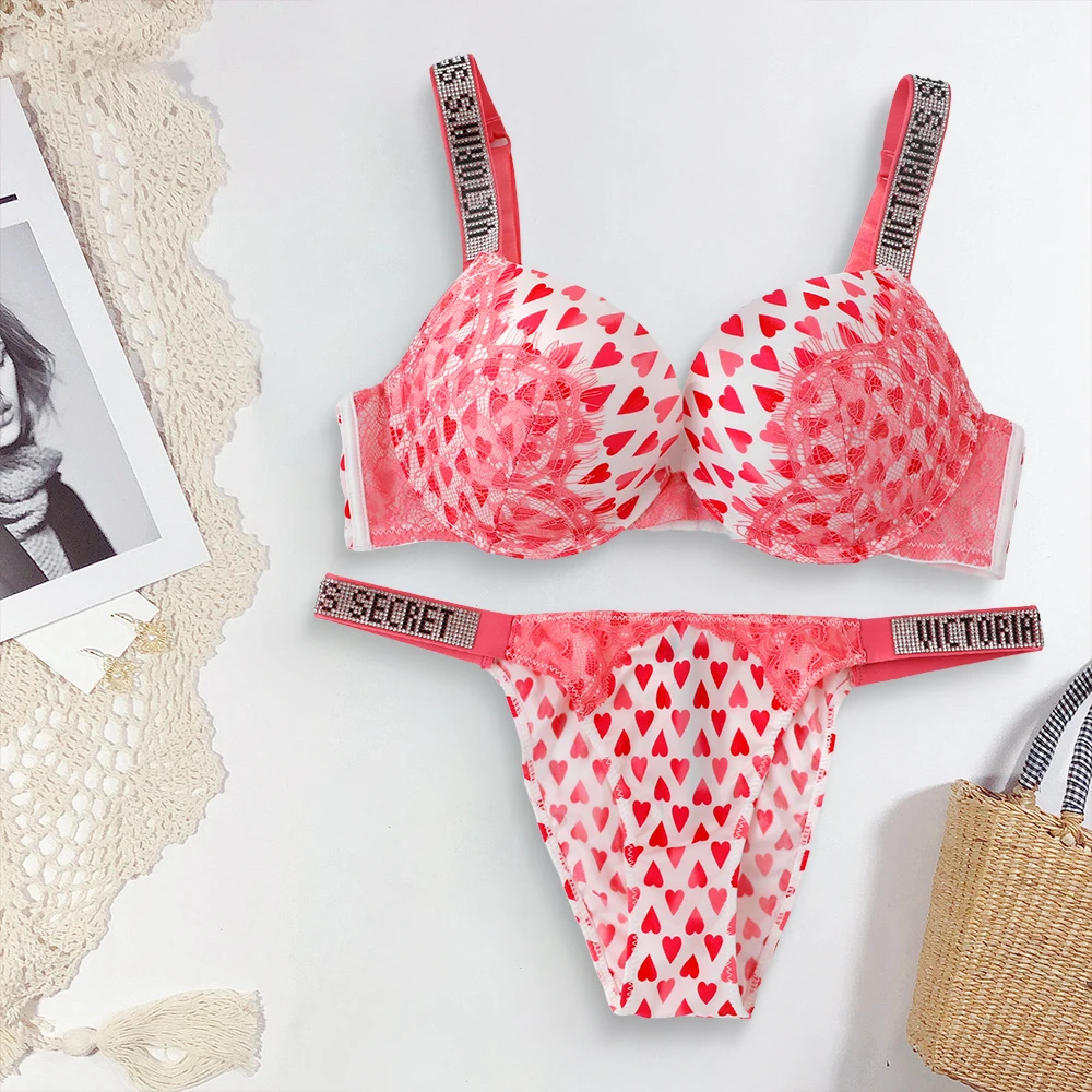 2025 جديد V المرأة مثير S مجموعة الملابس الداخلية القلب نمط تقليم بسط ملابس داخلية جيدة التهوية مجموعة الدانتيل Bralette حمالة صدر ولباس داخلي مجموعة