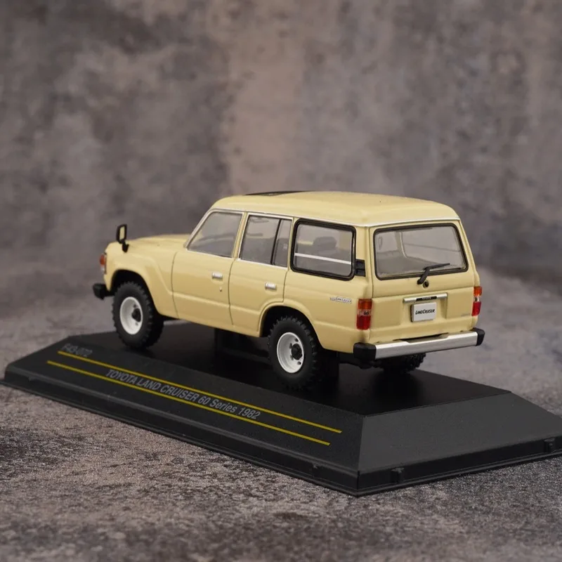 1:43 Scale Land Cruiser 1982 Off-road Vehicle Alloy Model