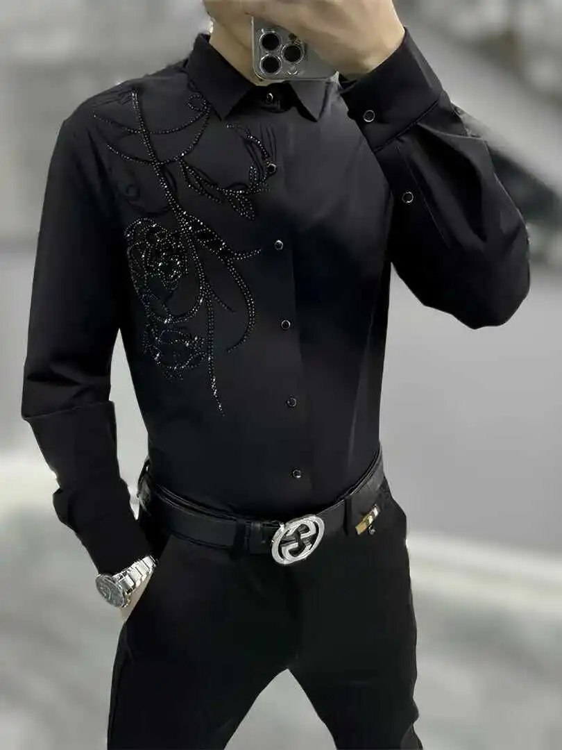 

Spring Autumn 2083 Faionable Men's Diamond irt Velvet Long Sve Slim Fit Luxury European Sle Urban Casual Top