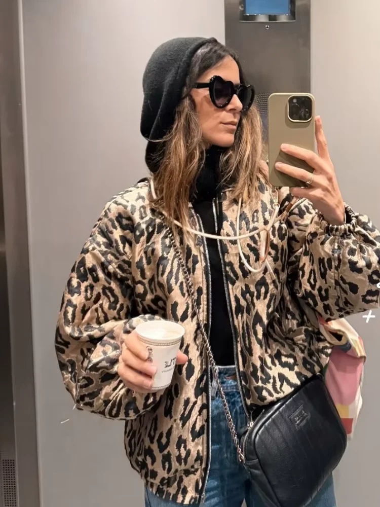 

Fashion Leopard Printed Short Jacket Women Chic Full Sleeve V-neck Zipper Loose Mini Jackets 2026 Spring Lady High Street Wear
