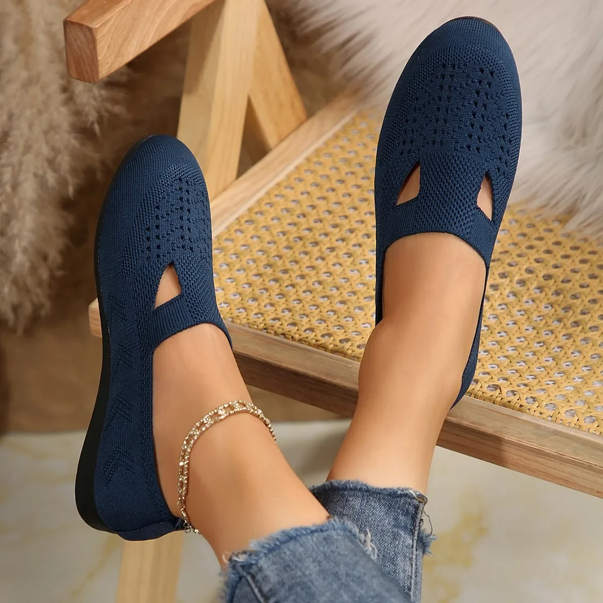 Women Shoes 2024 New Fashion Outdoor Design Anti Slip Flat Low Top Shoes Outdoor Casual Comfortable Breathable Women's Shoes