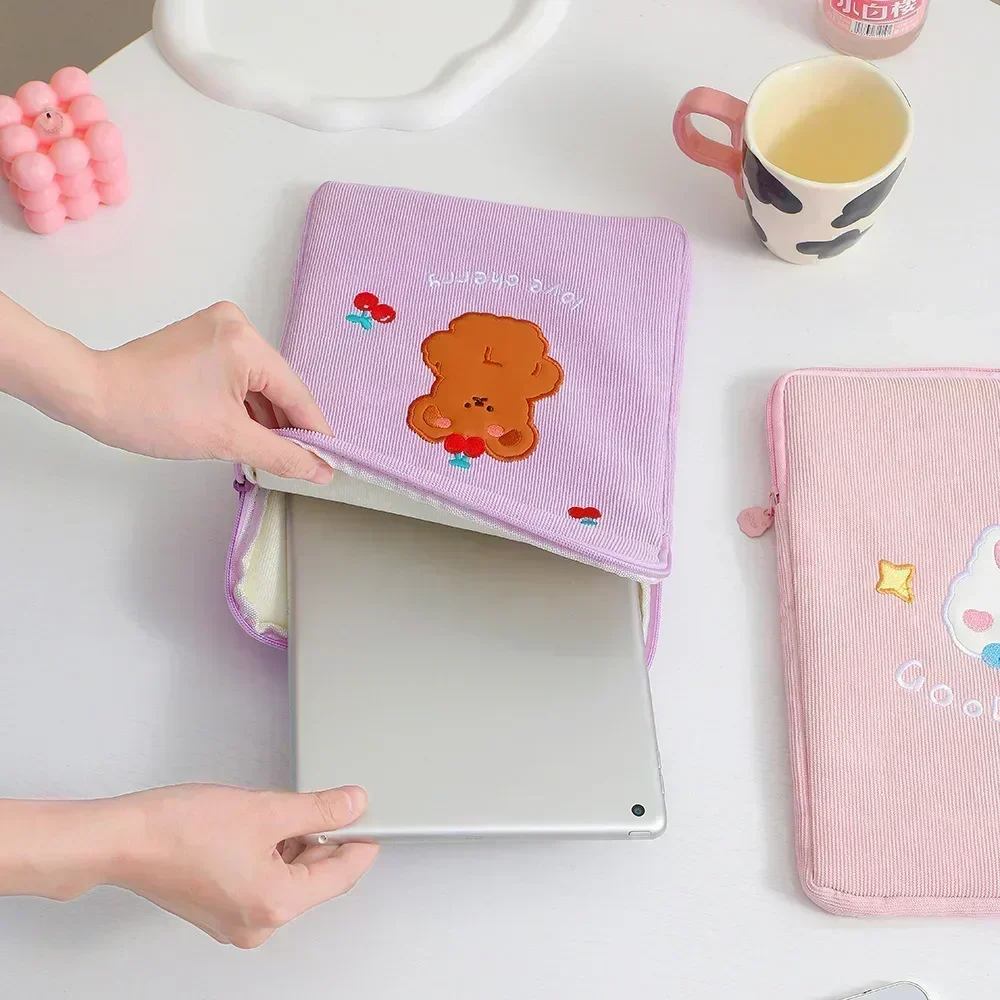 2023New Cartoon Bear Ipad Case Tablet Bag 11 Inch Inner Tank Bag Girl Thickened Handheld iPad Storage Bags