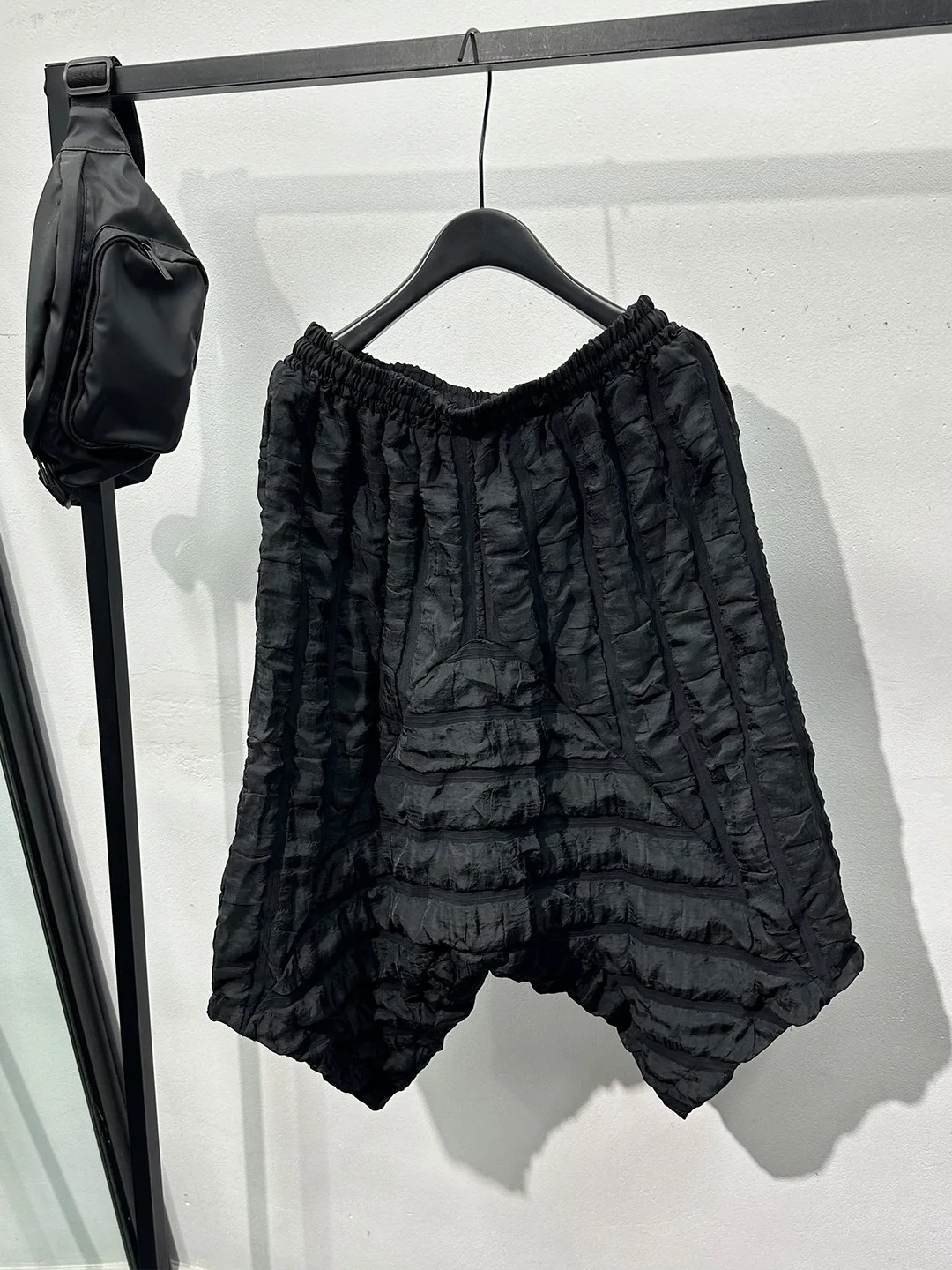 

Dark High-Grade Yamamoto Style Unique Design Casual Shorts Loose and Irregular Pleated Fluffy Cropped Pants