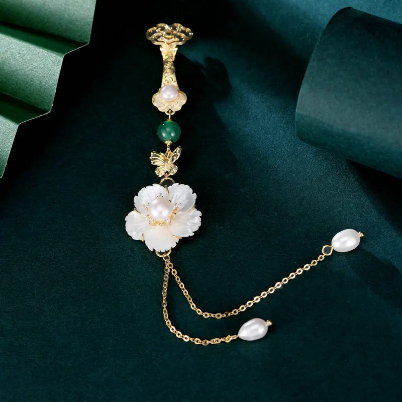 

Chinese-style peace buttons, tassels, cheongsam, lapel pendant, brooch, women's corsages, Chinese-style horse face accessories