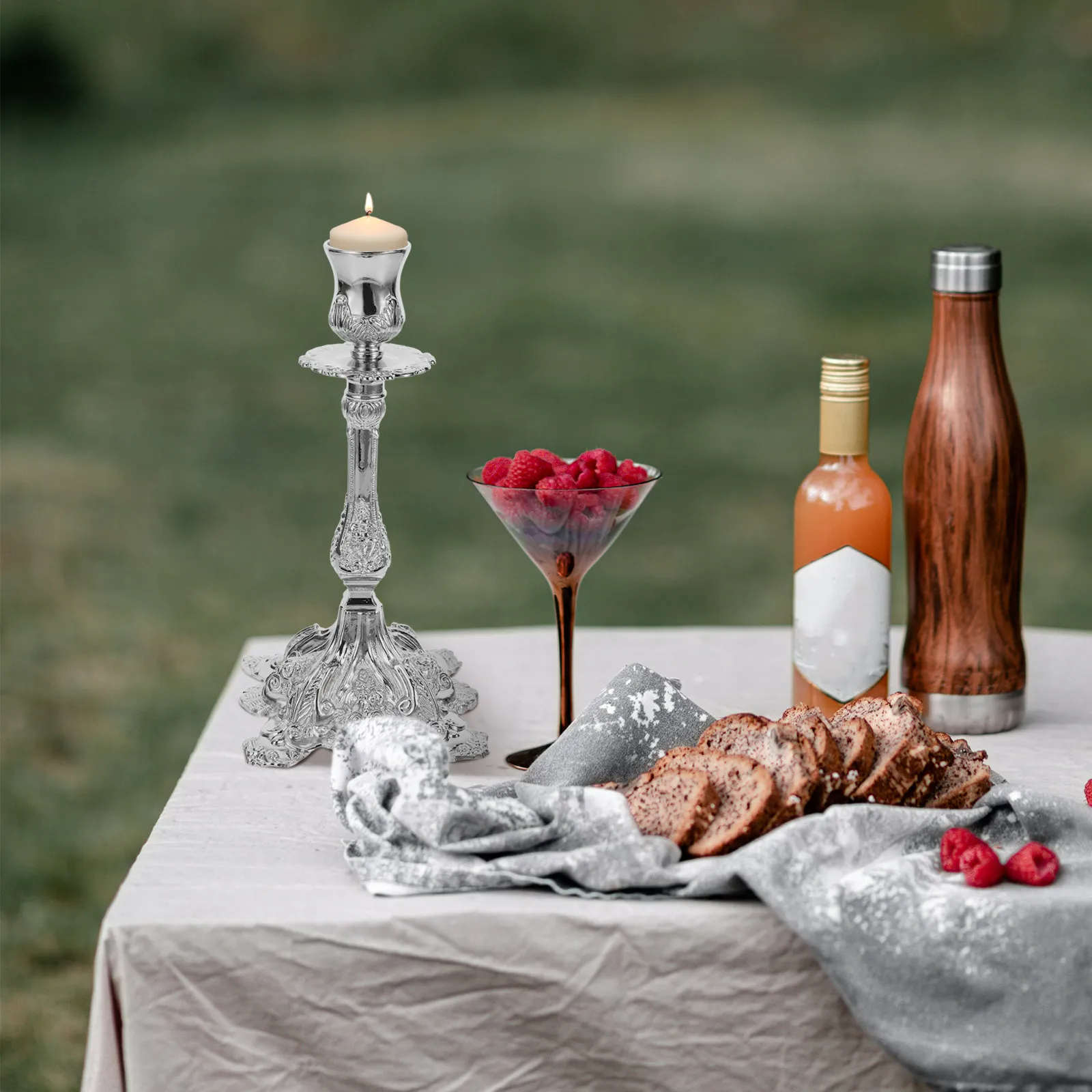 

Metal Holder Vintage Style Decorative Shabbat Stand for Dining Table Party Wedding Home Atmosphere