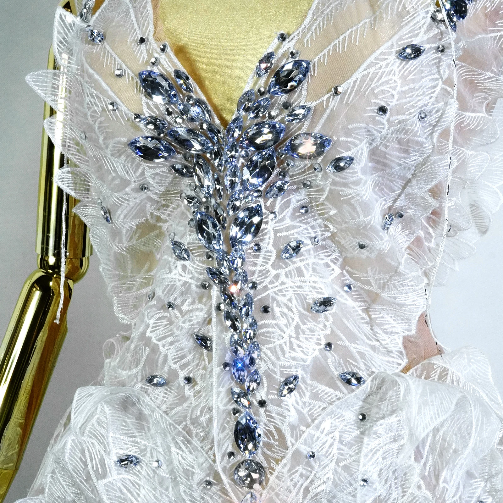 แฟชั่น Rhinestones ชุดผู้หญิงสีขาวเซ็กซี่ตาข่ายโปร่งใสมินิชุดวันเกิดไนท์คลับฉลองเครื่องแต่งกายประสิทธิภาพ