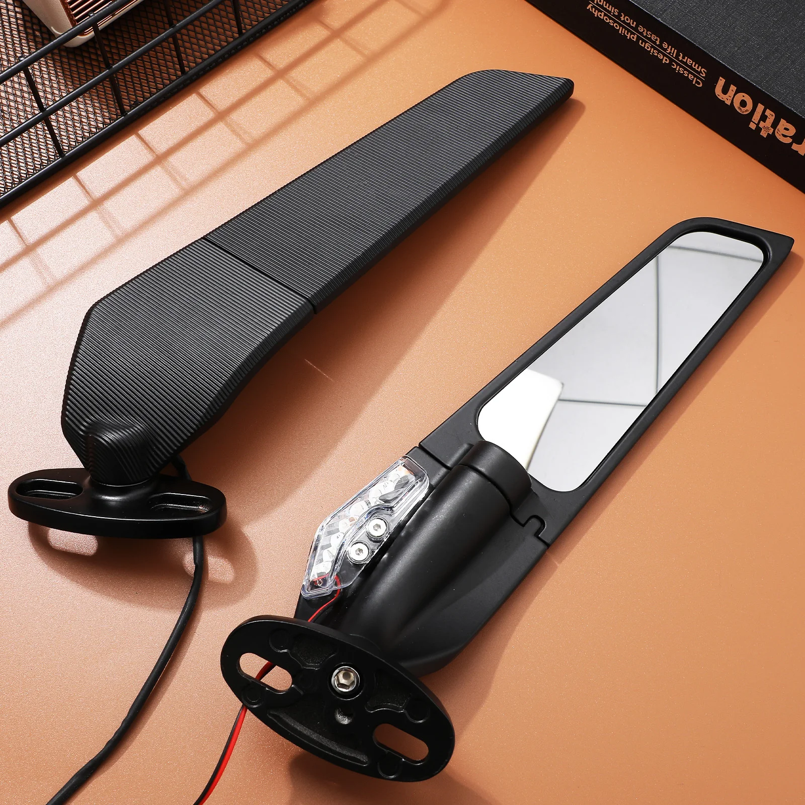 

1Pair Motorcycle Mirrors Large Rear View Mirror Turn Signal Lights Sturdy Side Mirror Easy Install Motorcycle Mirrors