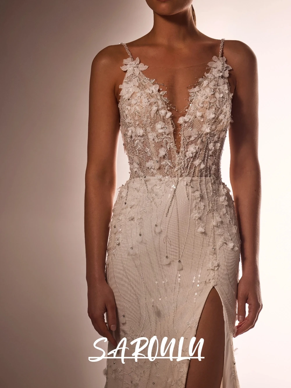 

Romantic Sequined Appliques Wedding Dress Sexy High Slit Low Back Bridal Gown Customized Modern Dreamy Slim Fit Bride Wear