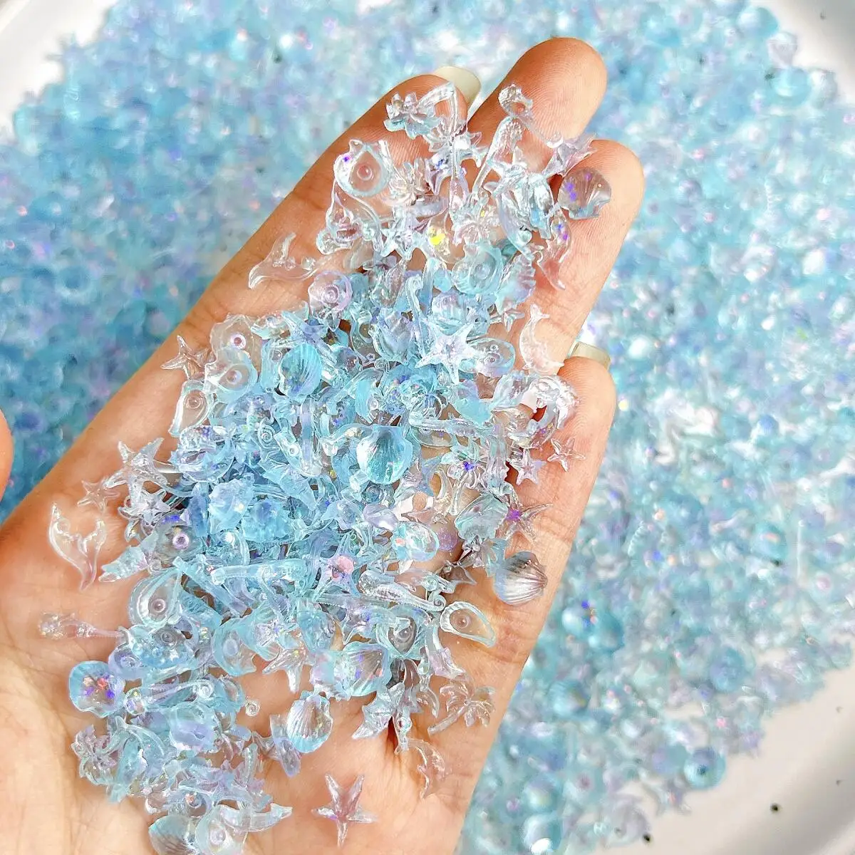 ドリーミーブルーホワイトシェルフィッシュテールレジンネイルチャーム3DファインスパークリングドルフィンスターフィッシュオーシャンシリーズネイルアートデコレーションDIY用