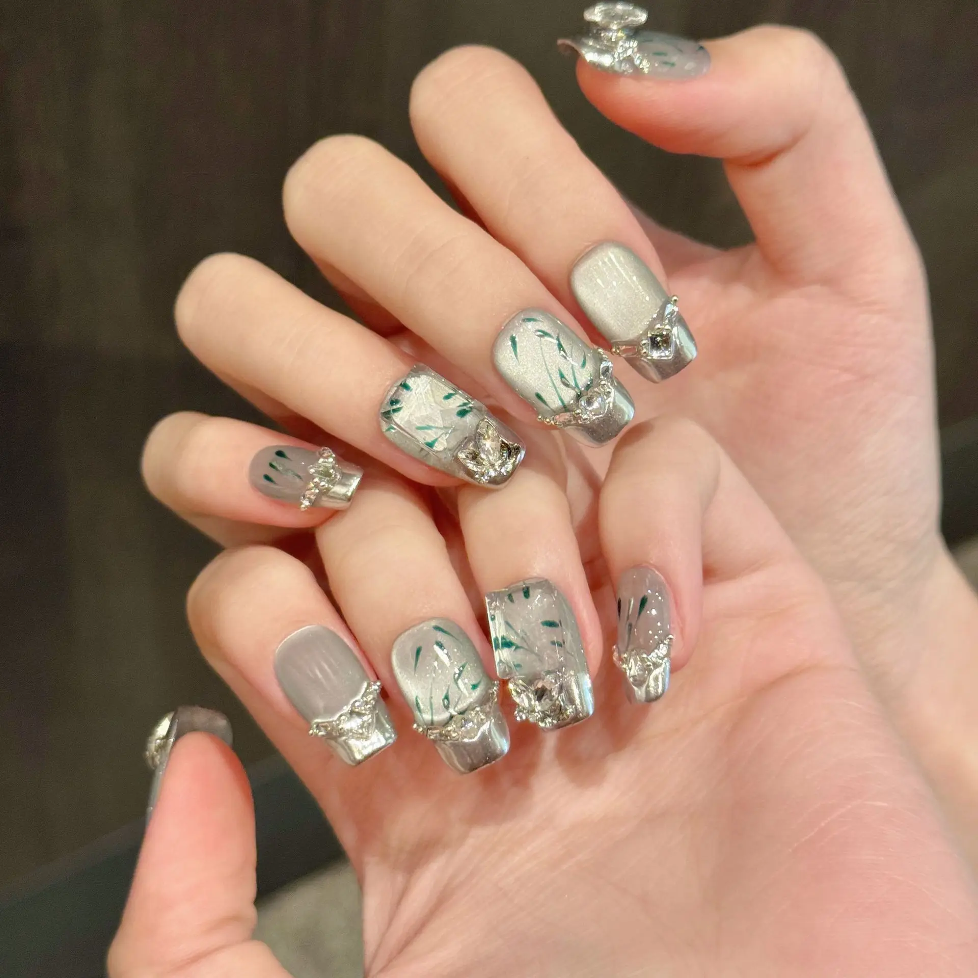 10 قطعة الصحافة اليدوية الفاخرة على الأظافر قصيرة الباليه عين القط فلاش الحفر تصميم مع 3-قطعة أداة لاصق مسمار الغراء علامات التبويب