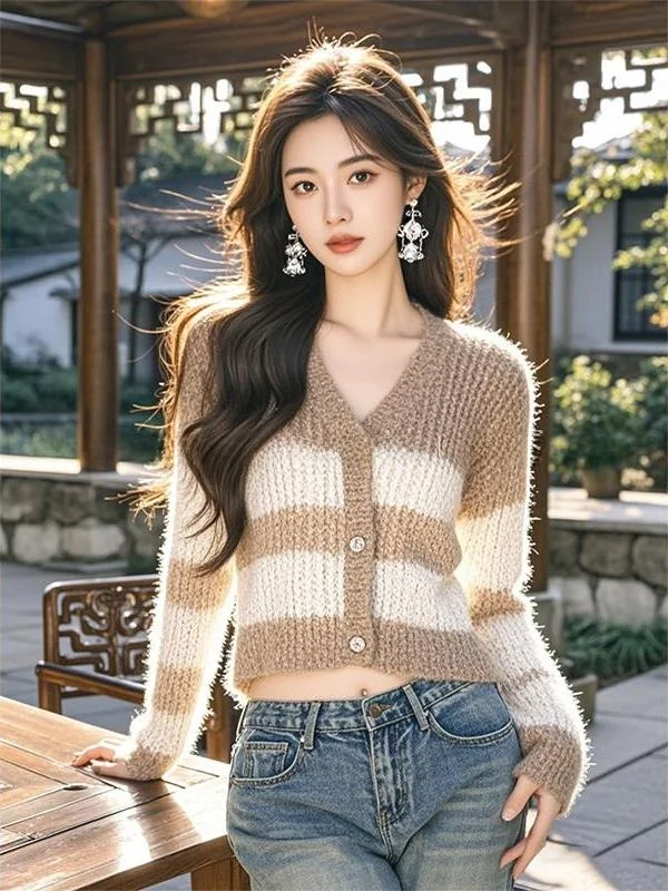 

Early Autumn Lazy Style Korean Light Maturity Color Block Knitted Cardigan Women's Fashionable Elegant Loose Fit Long Sleeve ...