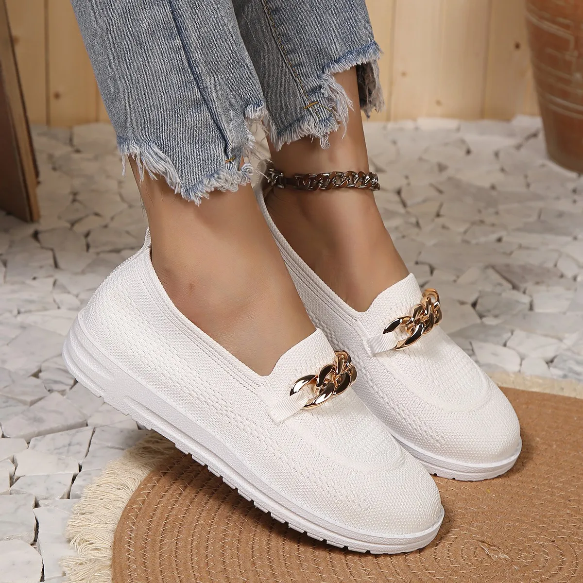 Fashion Metal Buckle Chain Shoes for Women 2024 New Lightweight Low Top Casual Sneakers Woman Comfortable Soft Sole Flat Loafers