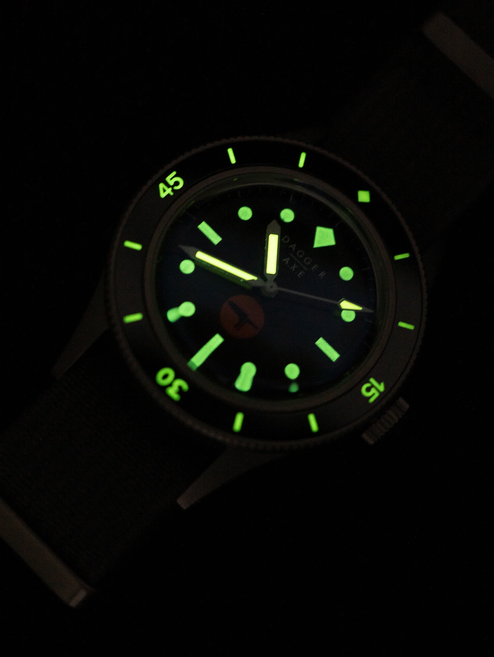 DAGGER-AXE Herren-Taucheruhr, 40 mm, automatische mechanische Armbanduhr, 10 Bar, wasserdicht, C3, leuchtender Saphirspiegel, NH35, Militär